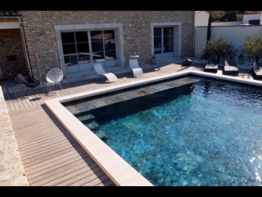 LUBERON - ISLE SUR LA SORGUE: Très beau et grand Mas au calme avec piscine sécurisée